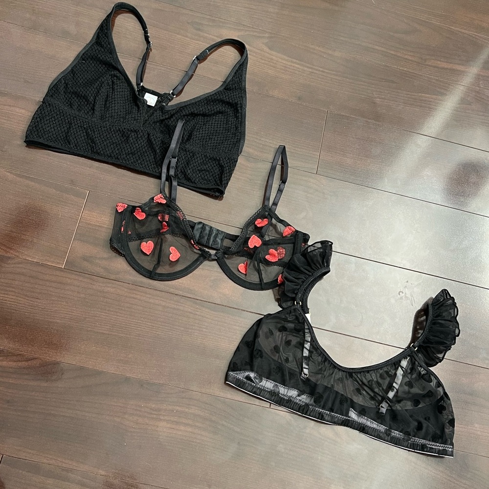 Black and Red Bralettes Set